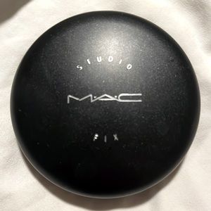 MAC Cosmetics studio, fix powder plus foundation